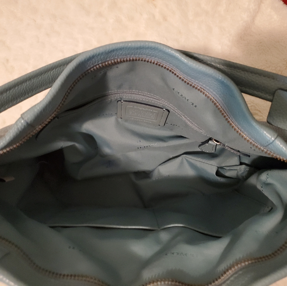 Coach purse - Picture 3 of 10